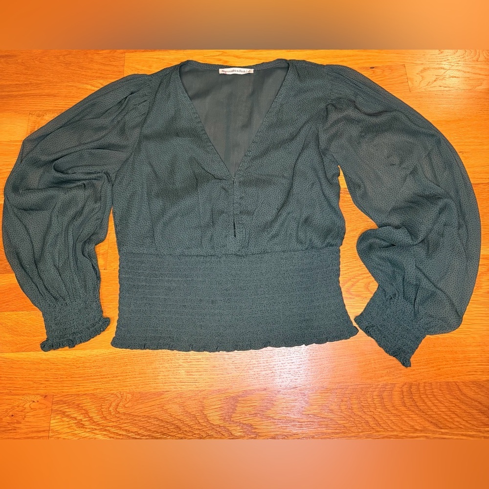 Abercrombie & Fitch Green Smocked Waist Blouse | Puff Sleeve V-Neck Top S
